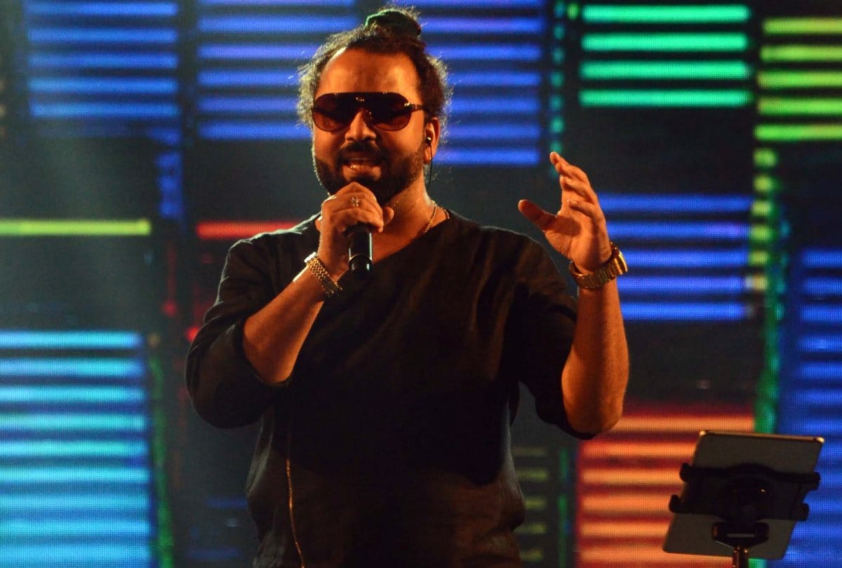 singer brijesh and shirley setia performed in lucknow mahotsav