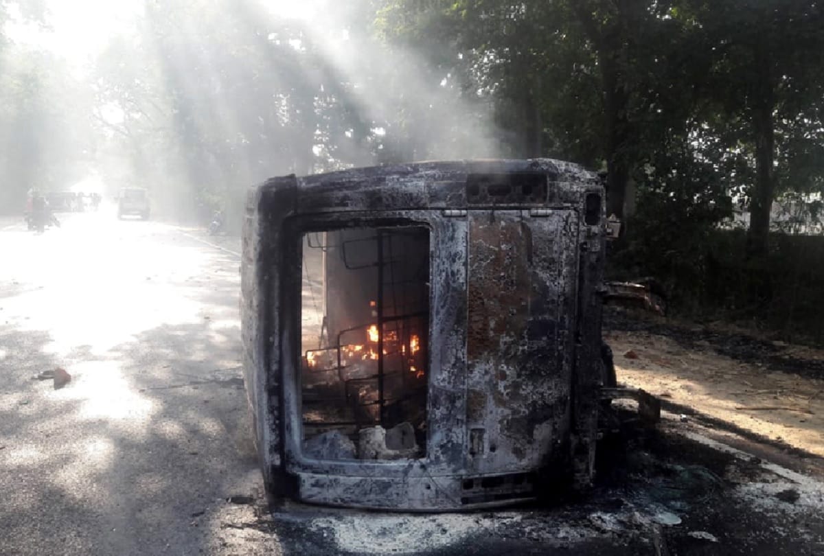 bulandshahr clash 20 vehicles including CO car were set on fire