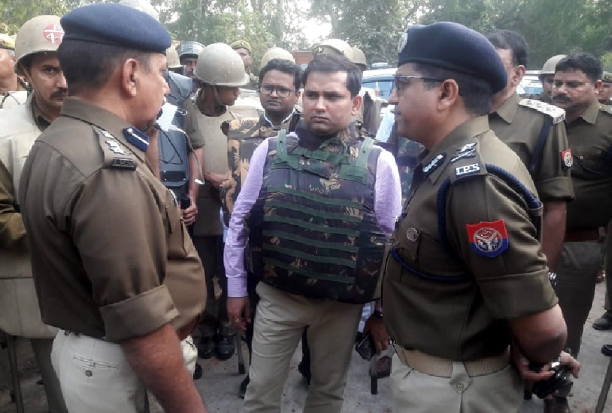 bulandshahr clash Inspector Subodh Kumar Singh died due to bullet injuries says DM Anuj Kumar Jha