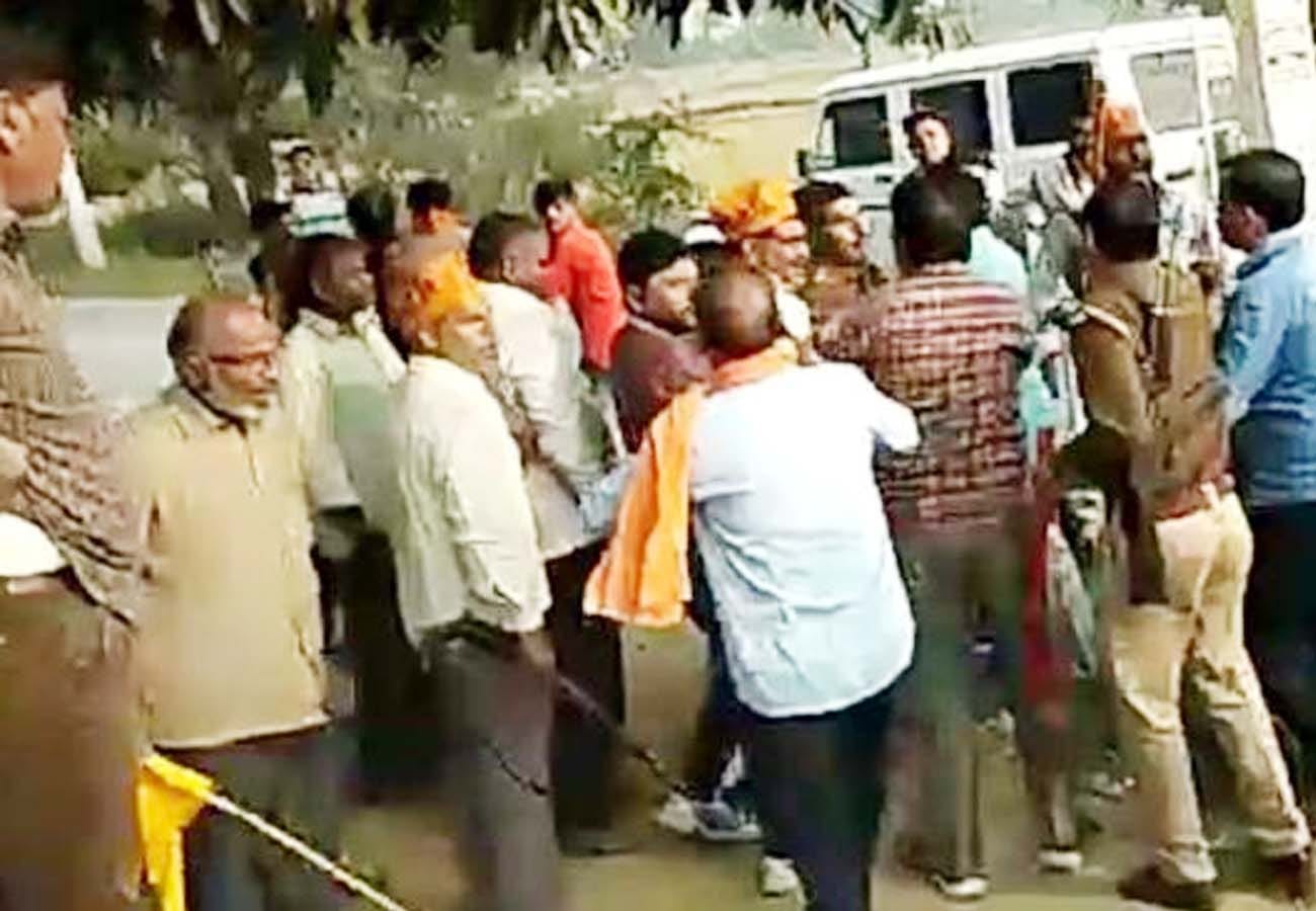 firing during kamal sandesh yatra of bjp in etawah