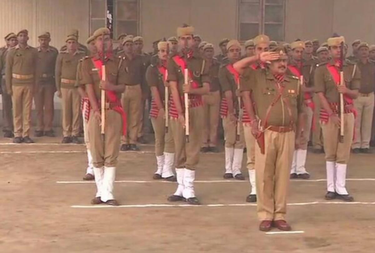 bulandshahr violence tribute paid to martyr inspector subodh in police line adg others salute pics