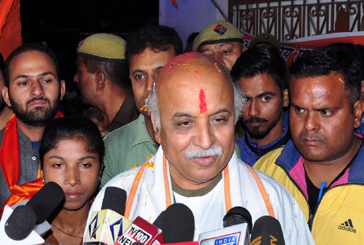 Praveen Togadia saysin shamli if he comes in power Ram temple will be build  in seven days