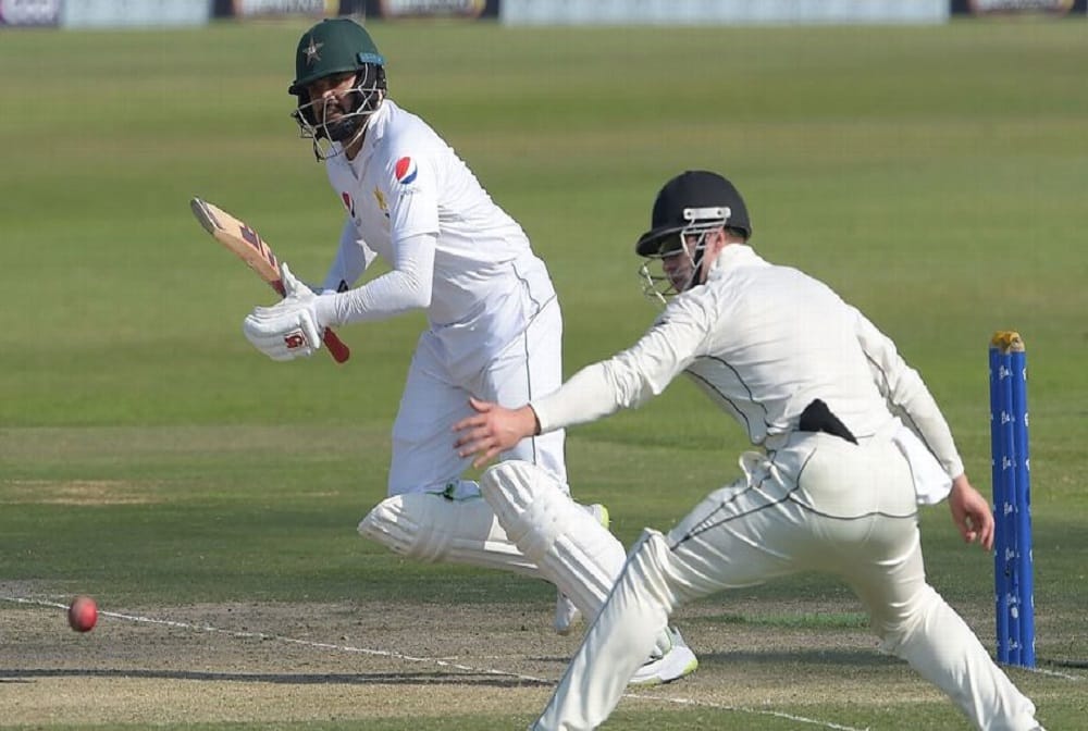 Pakistan trail by 135 runs at day two in third test against new zealand