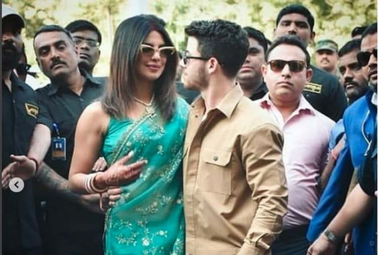 Nick Jonas pulling Priyanka Chopra closer to say I love you video viral