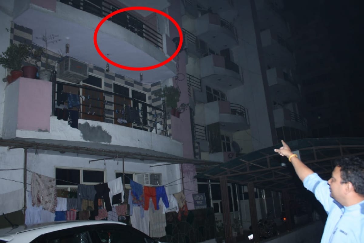 UP: meerut School girl death by falling from Supertech Building CCTV footage revealed in reality