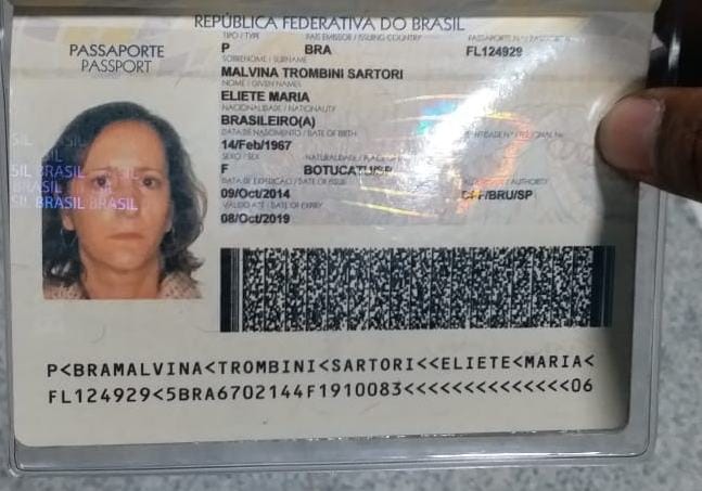 Varanasi airport authority help foreign tourist