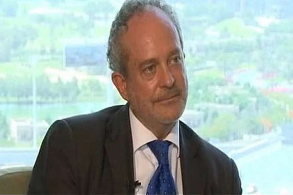 christian michel is eating Chinese food