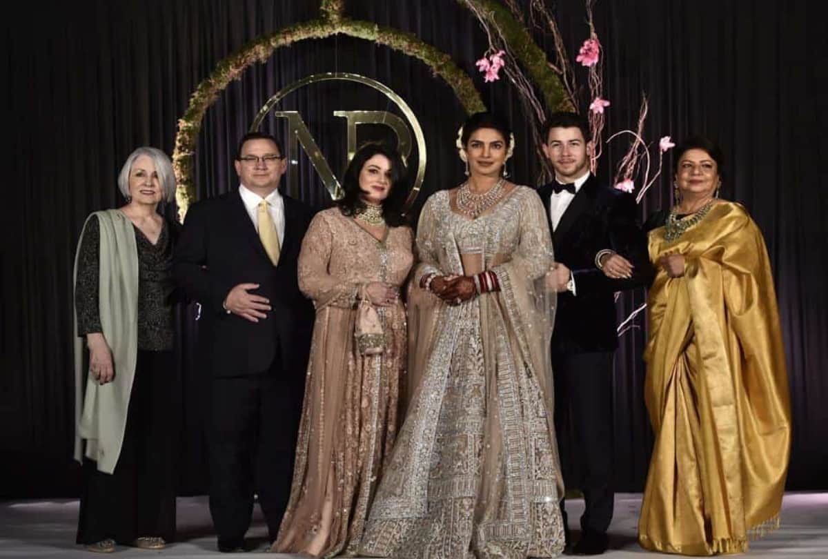 Priyanka Chopra wears Falguni Shane Peacock﻿ Outfit for her Wedding Reception