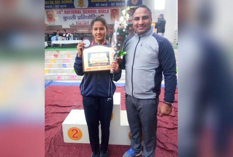 स्कूल नेशनल कुश्ती में ऋषिका ने जीता कांस्य पदक Rishika Win Bronze
