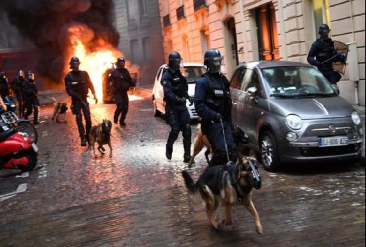 Paris closed due to protests in France high alert in the city