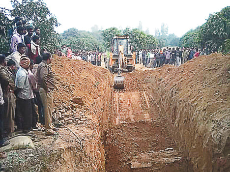 Poor soil of boring pit, worker's death