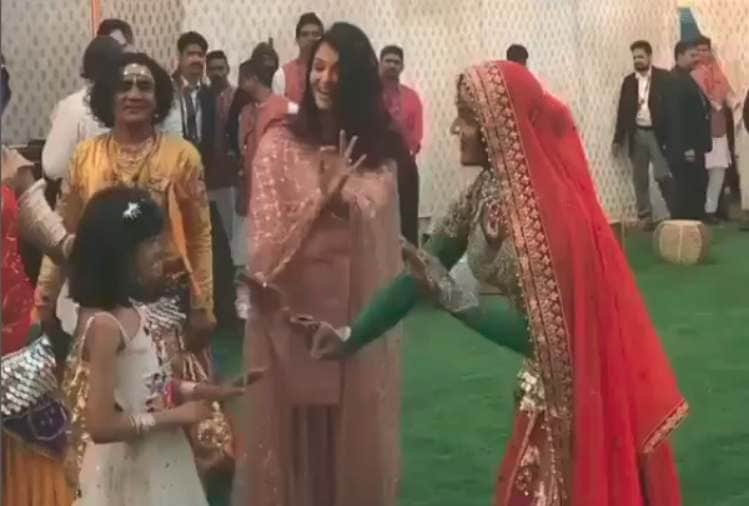 aishwarya rai and aaradhya bachachan dance with queen harish at isha ambani pre wedding