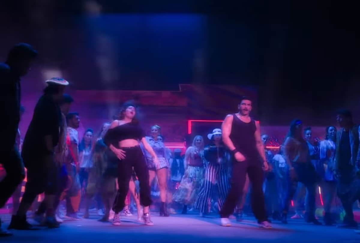 sara ali khan says simmba Aankh Marey song inspired by karishma kapoor