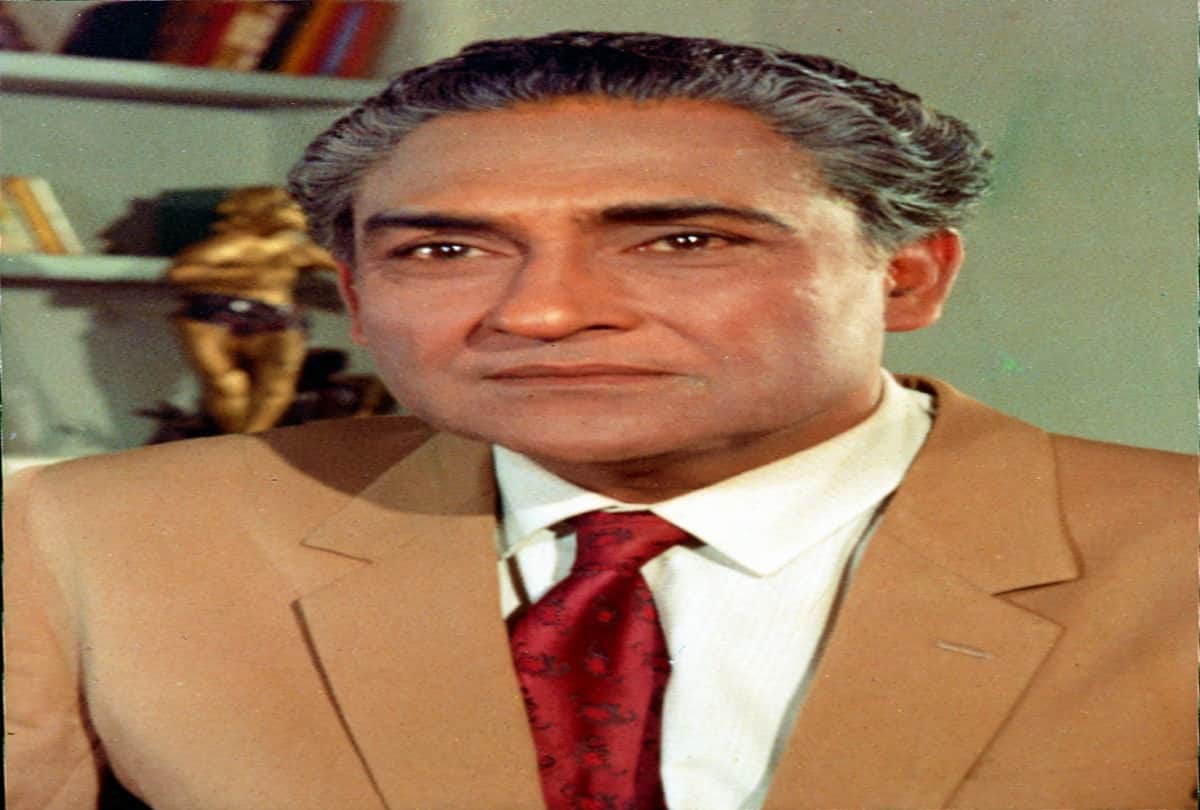 Birthday Special: Ashok Kumar was the first Bollywood superstar, the British were scared of this song from his film