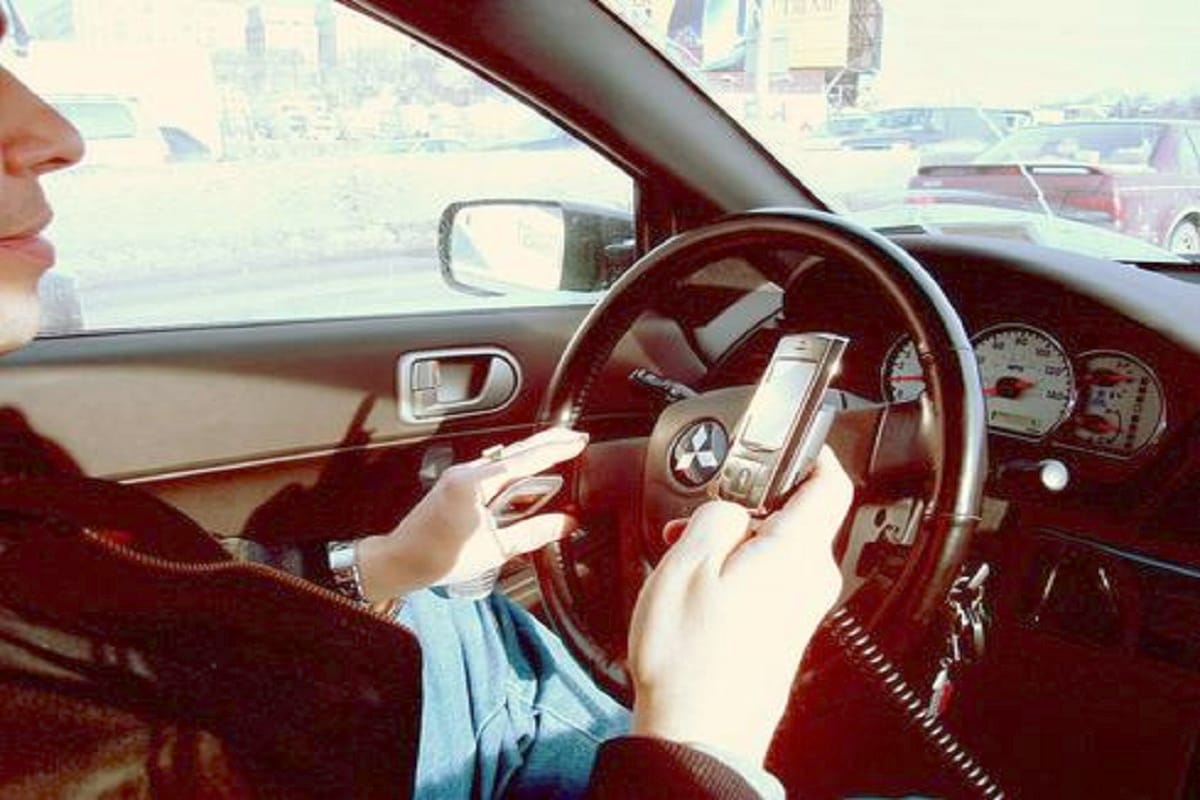 Now drive tension free these mobile app will respond your phone calls