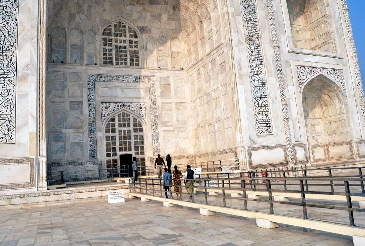 Rs 200 ticket Will get under main dome of taj mahal