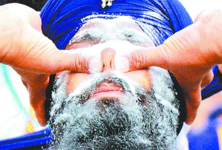 Dangerous Stunts by Sikh Regiment Soldiers in Indian Military Literature Festival 2018