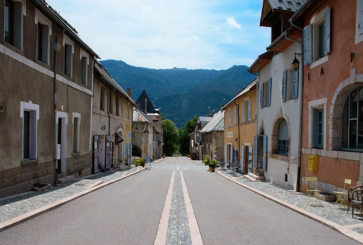 Population Decline of Serbia and Government Calls Couples Do Not Delay, Increase Birth Rate