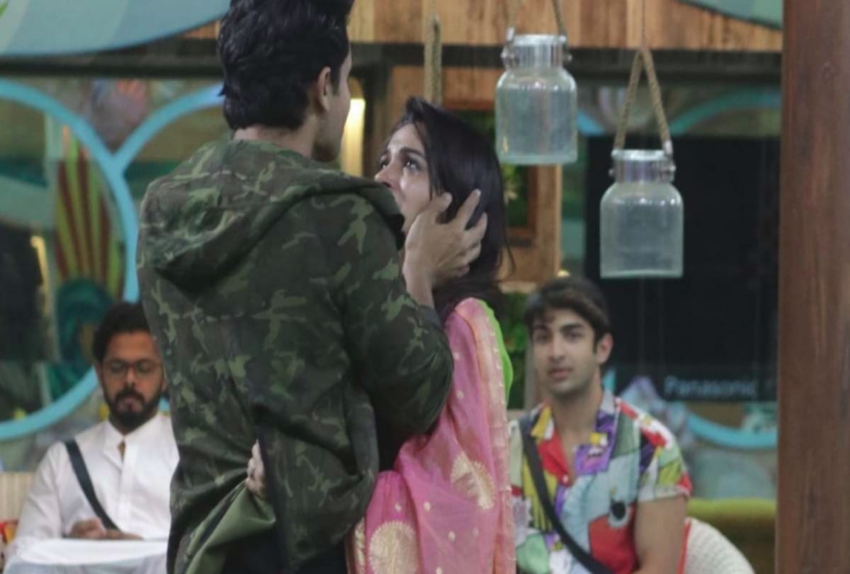 Bigg Boss 12 Dipika Kakar cried after meet husband Shoaib Ibrahim