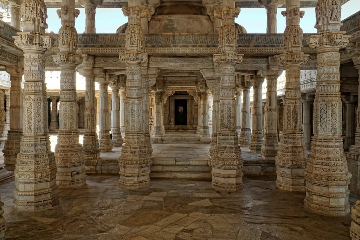 India jain temple based on 1500 pillars pictures of temple will make you amaze