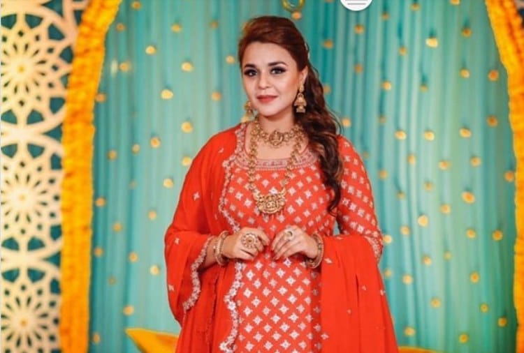 Bollywood, Comedy King Kapil Sharma Bride Ginni Chatrath is also a good Artist