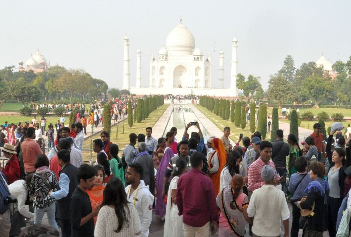 Rs 200 ticket Will get under main dome of taj mahal