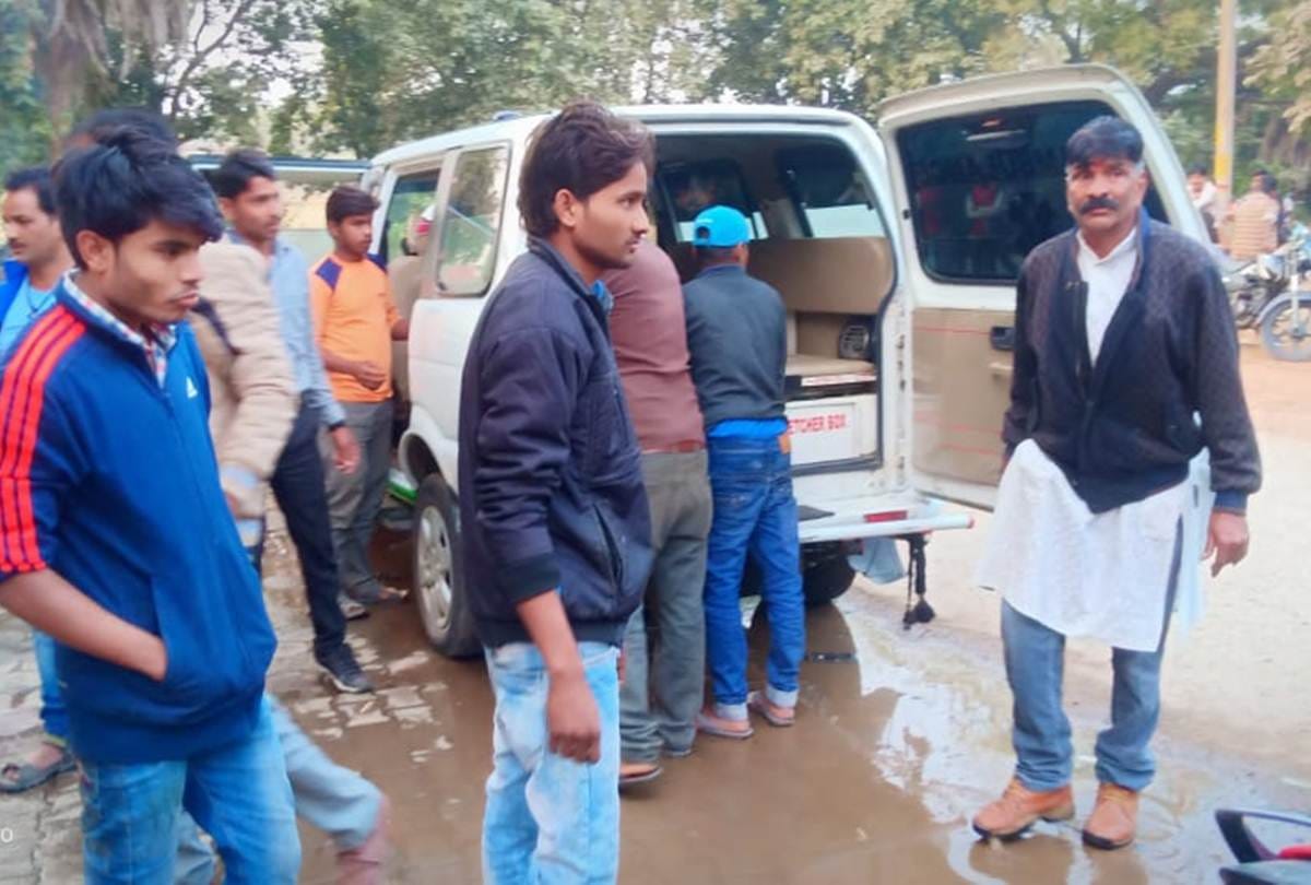 Road Accident in Jhansi, two dead one injured