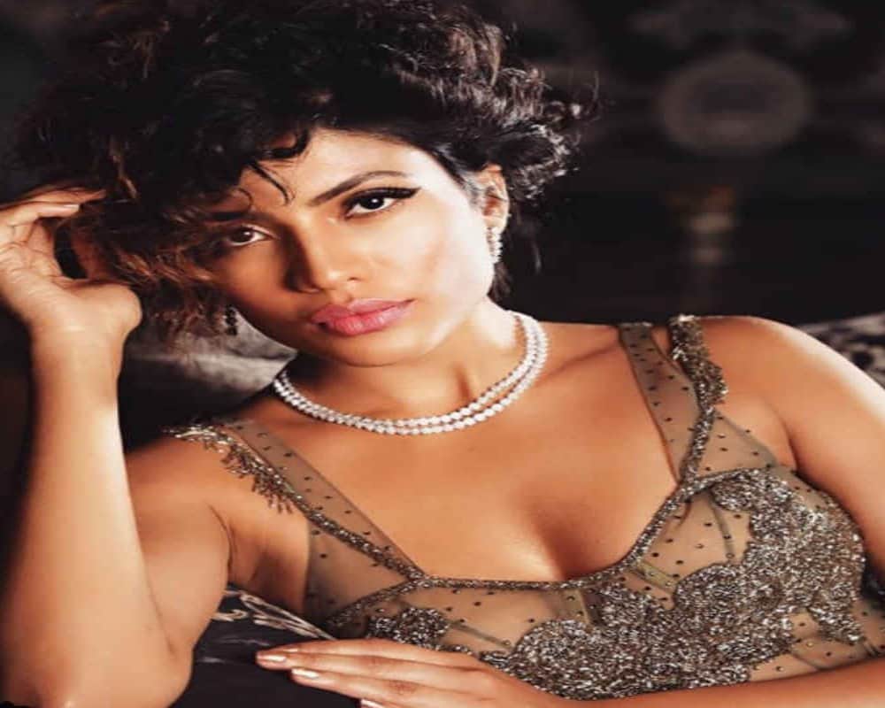Indias next top model 4 winner urvi shetty shared her hot and sexy pictures in social media