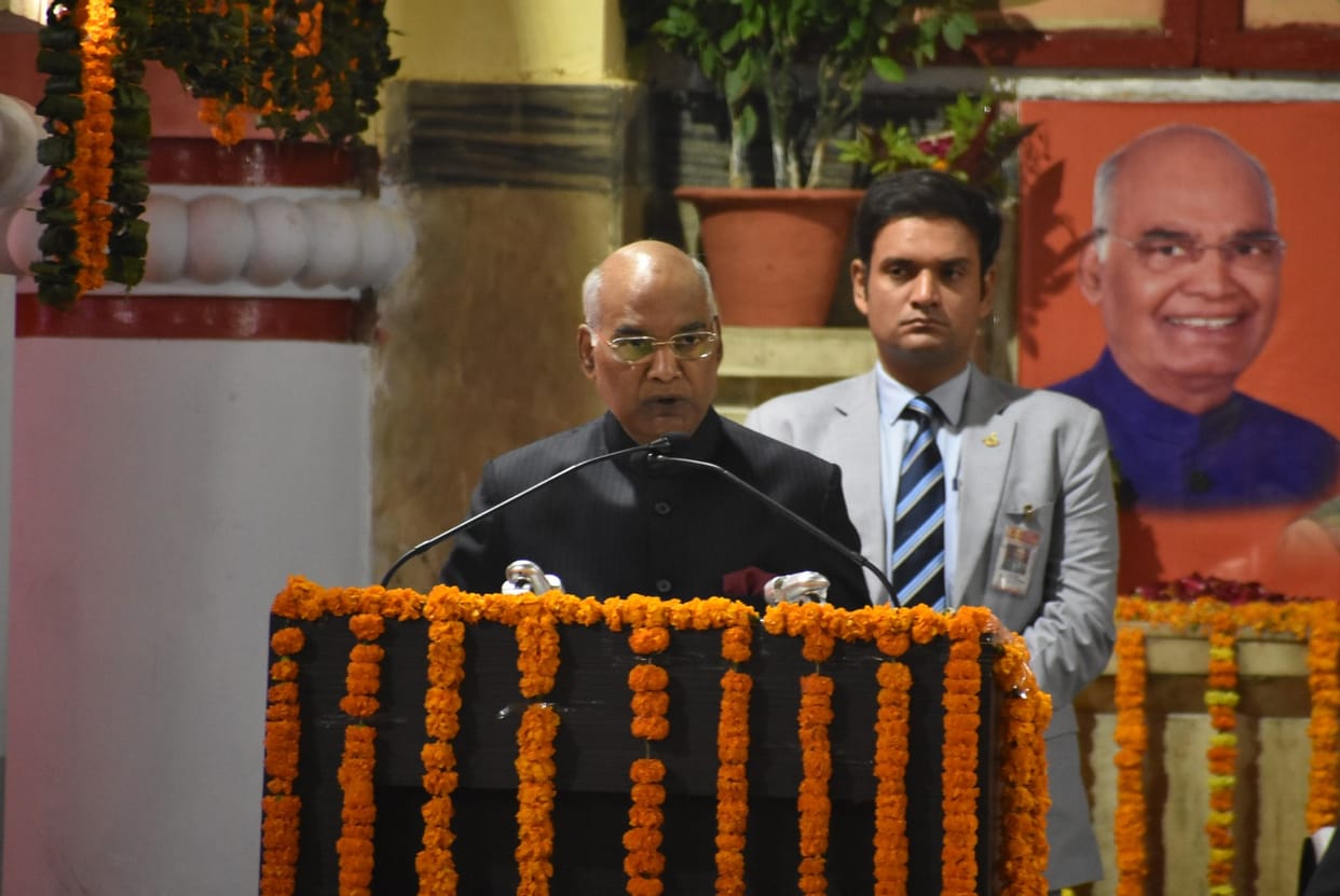 महामहिम बोले, बदल रहा है गोरखपुर