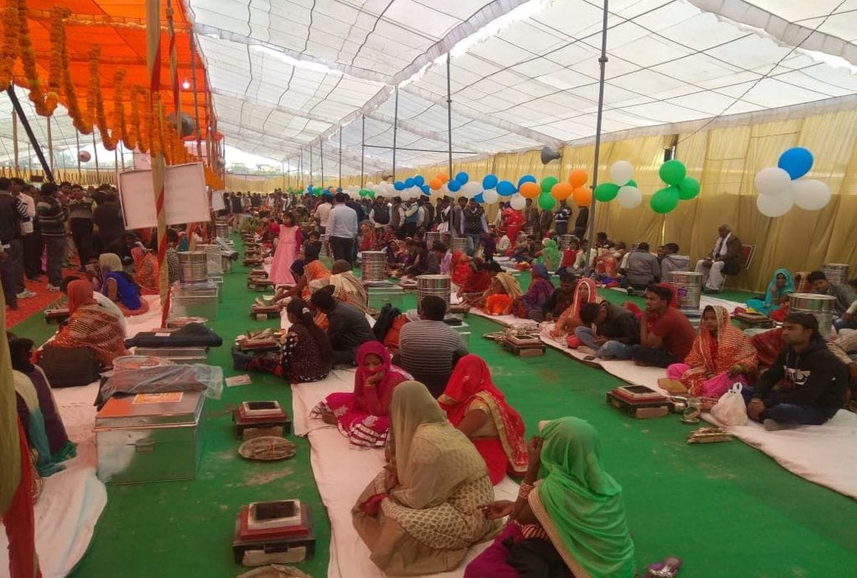 couples got married under mukhyamantri samuhik vivah yojna in etah