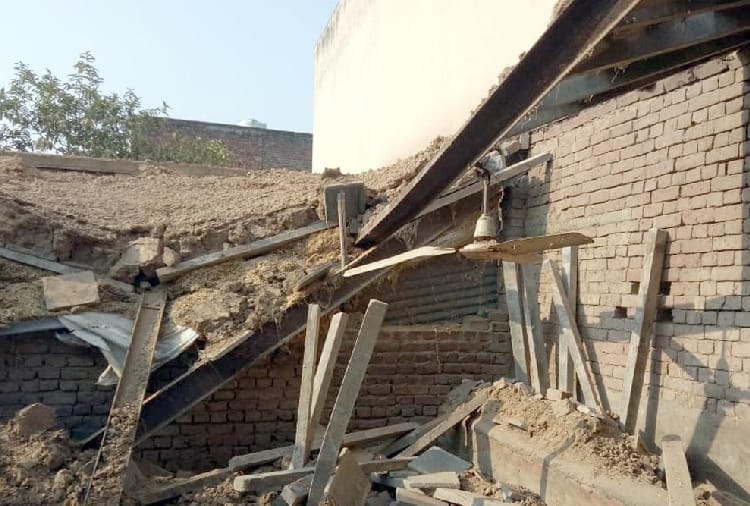 A woman died due to falling roof in Ambala cantt of haryana