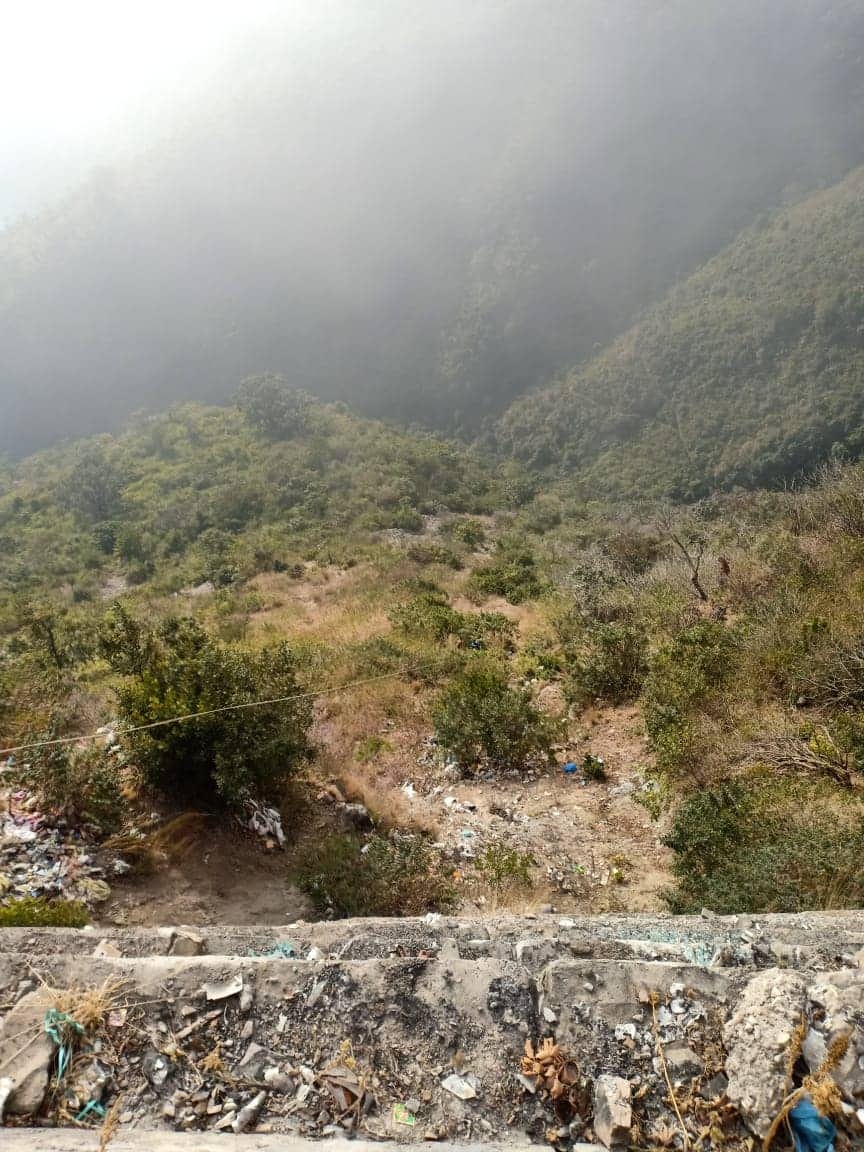 cisf inspector car fell into gorge at tiuni chakrata dehradun photos