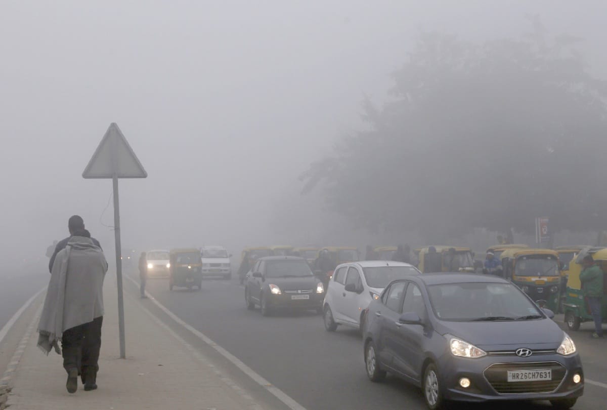 Road accident due to fog in Delhi gurugram expressway