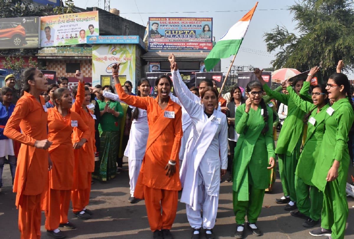 Amar Ujala Aparajita campaign, students made aware of daughter's safety