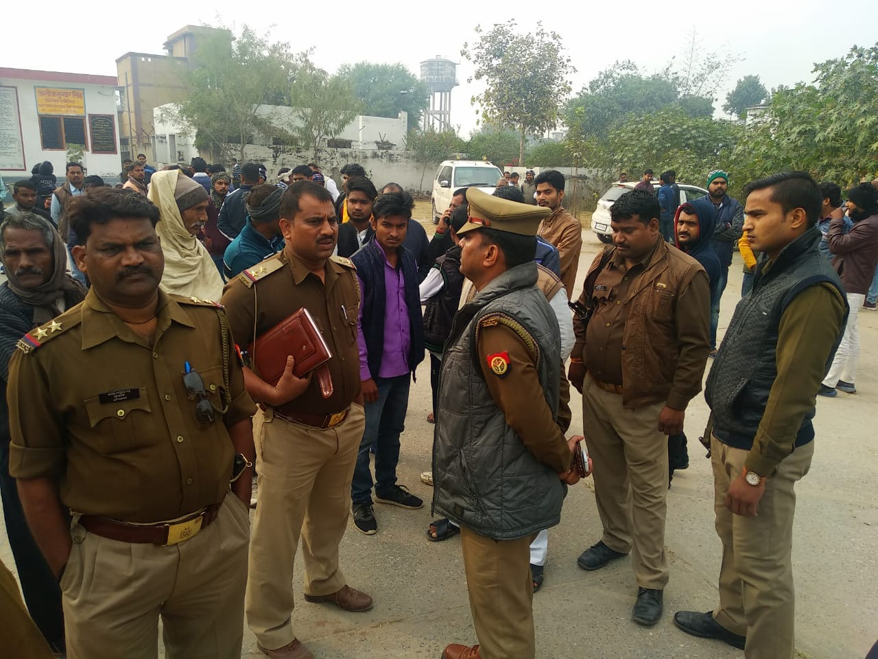 UP police daroga shoot himself from service revolver at sonebhadra