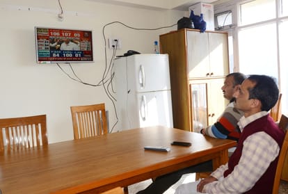 assembly election result 2018 celebration in Congress office and silence in BJP office at shimla