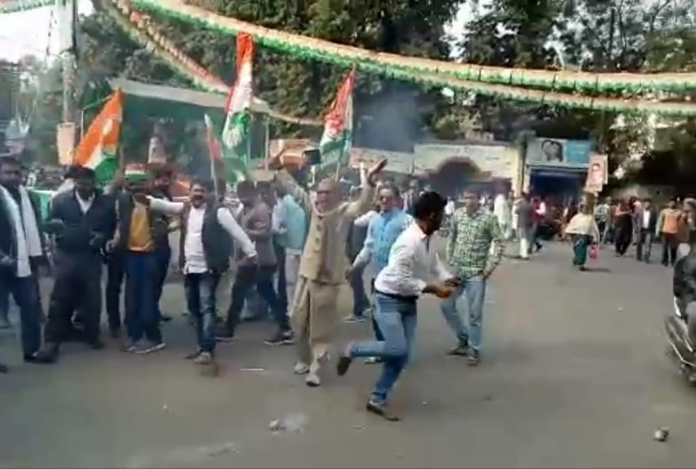 congress celebrates victory.