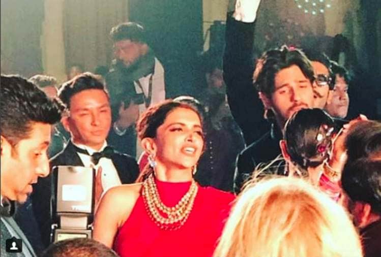 karishma kapoor dance with abhishek bachchan and aishwarya rai video viral