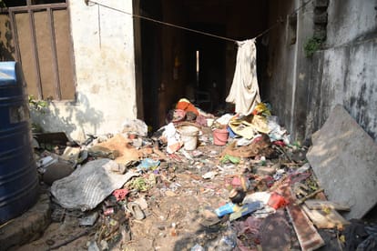 story of poor daughter of ex cmo lived in lucknow
