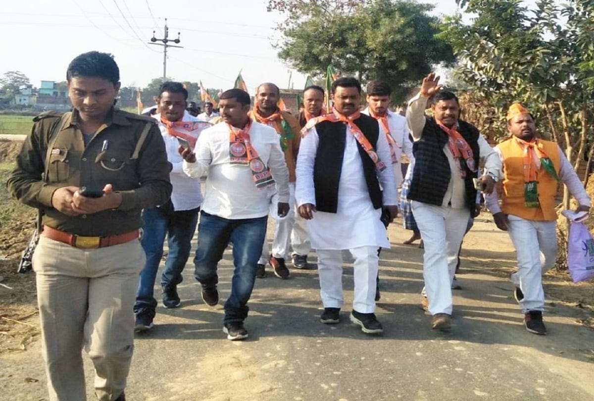 case of forgery register on five people including MP Kamlesh Paswan