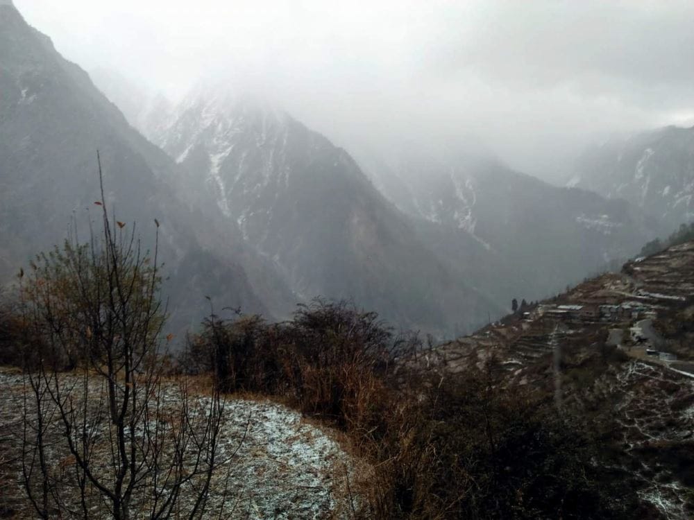 snowfall in kedarnath dham from 16 hours