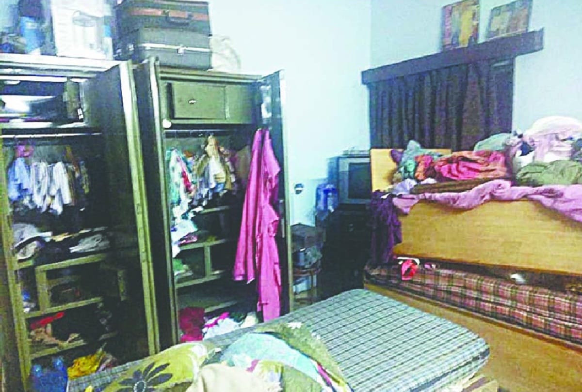 Elderly husband and wife hostage robbed of 45 lakh in punjabi bagh