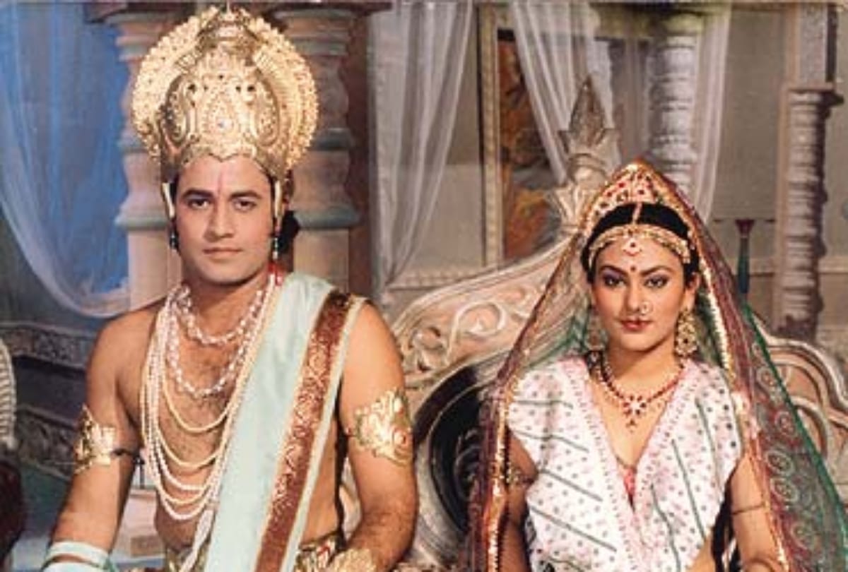 Ramayana when king Dasaratha teaches lesson of Rajdharma to lord Rama