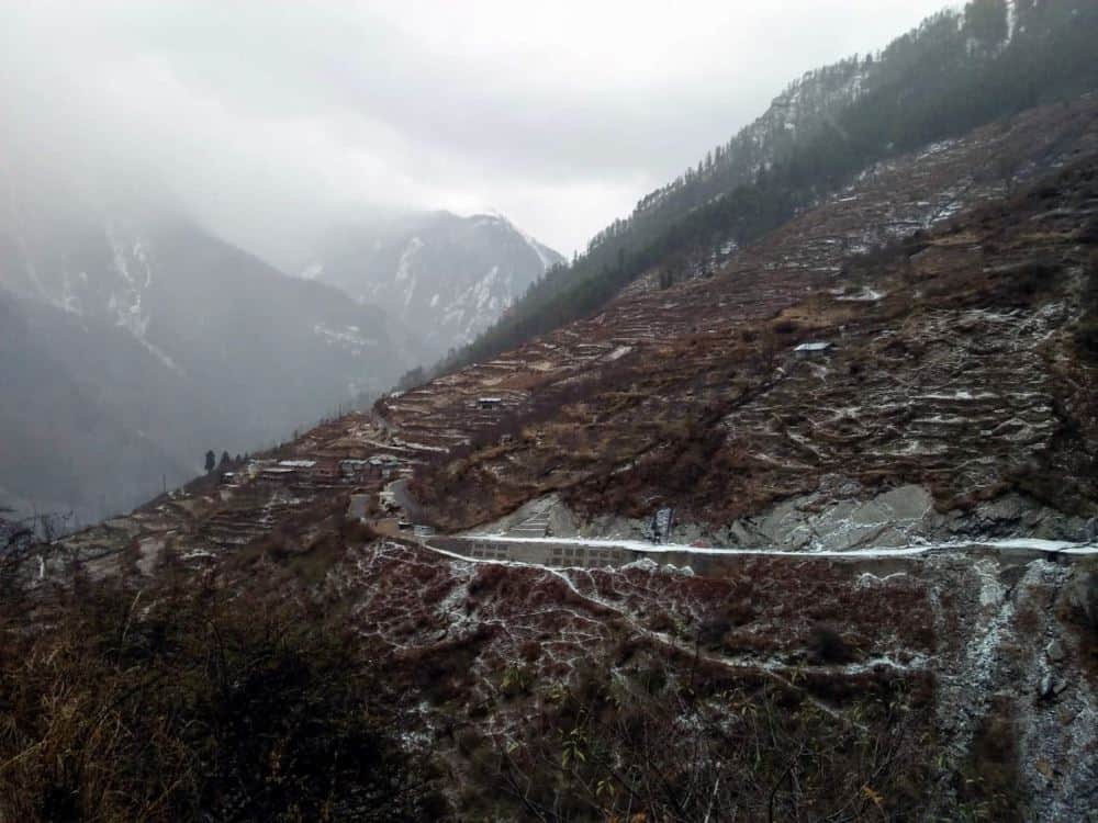 heavy snowfall in uttarakhand hilly area