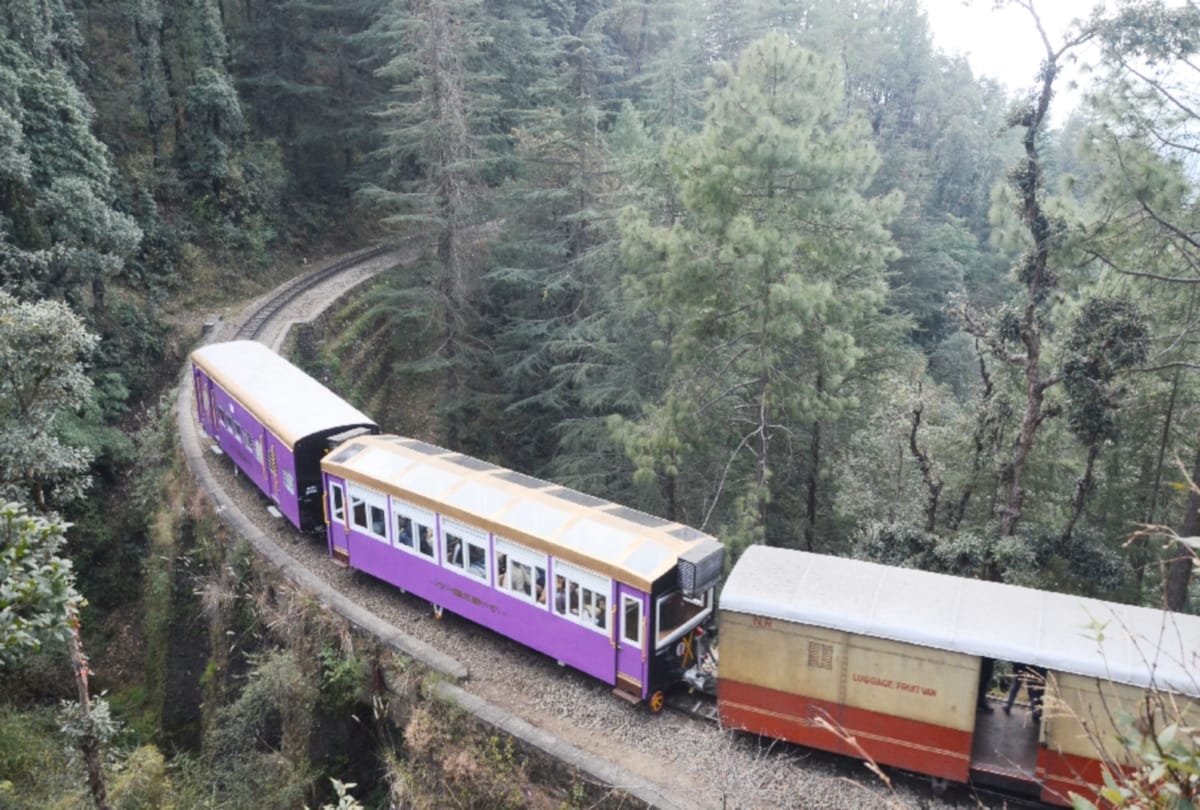 For the first time Vestadom ct15 reached shimla with 19 passenger