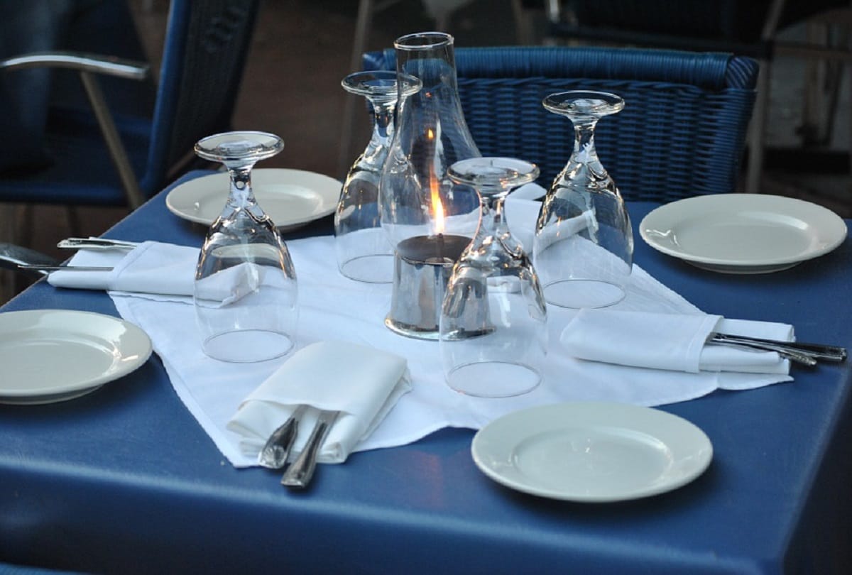 Seven thousand applications for Canteen's 13 waiter posts in Maharashtra State Secretariat