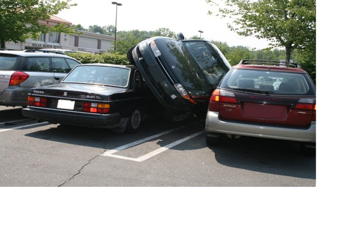 Car driver got 102 Parking challans for wrong parking