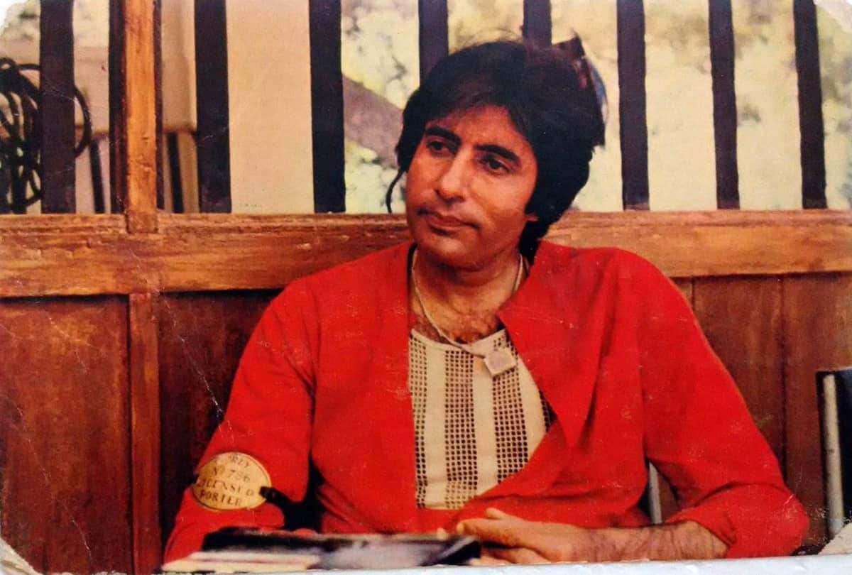 Throwback Thursday Picture Of Amitabh Bachchan during the Coolie Film shooting