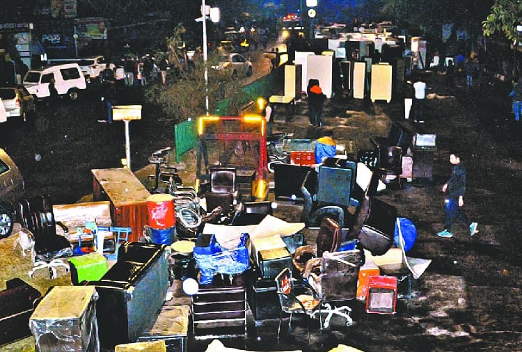 Fierce fire in the furniture market of Chandigarh