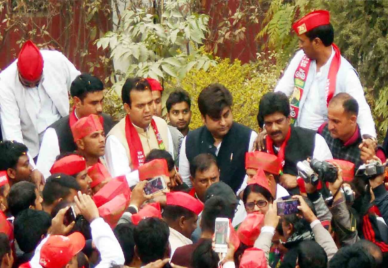 Solidarity in samajwadi party leader